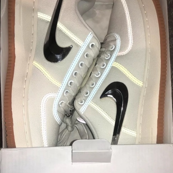 Travis Scott Air Force 1 - Picture 1 of 5